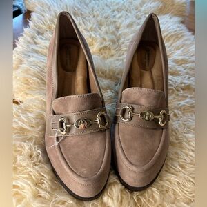 Elegant Tan Loafers with Gold Accents